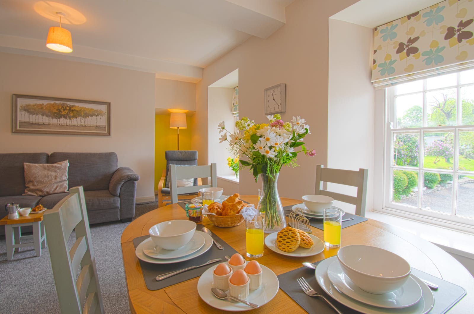 Dining and living area in Ingli apartment
